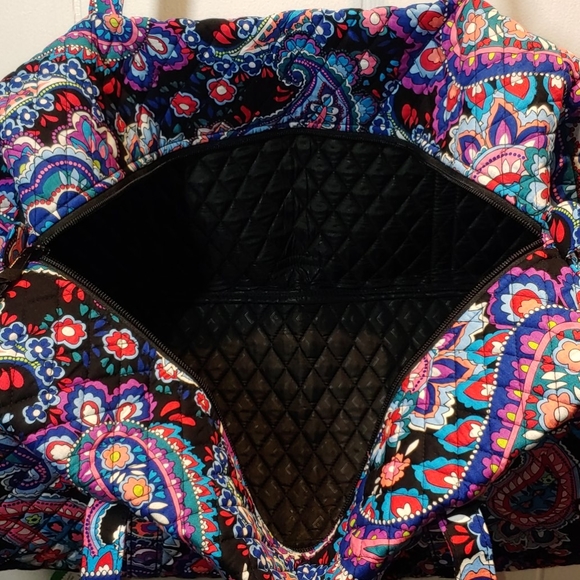 Vera Bradley Lg. Traveler Duffel Haymarket Paisley - Picture 6 of 8